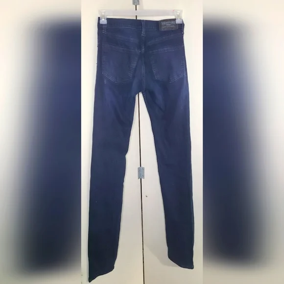 Levi's Signature Skinny Dark Denim Women's W28"xL36" - Picture 2 of 3